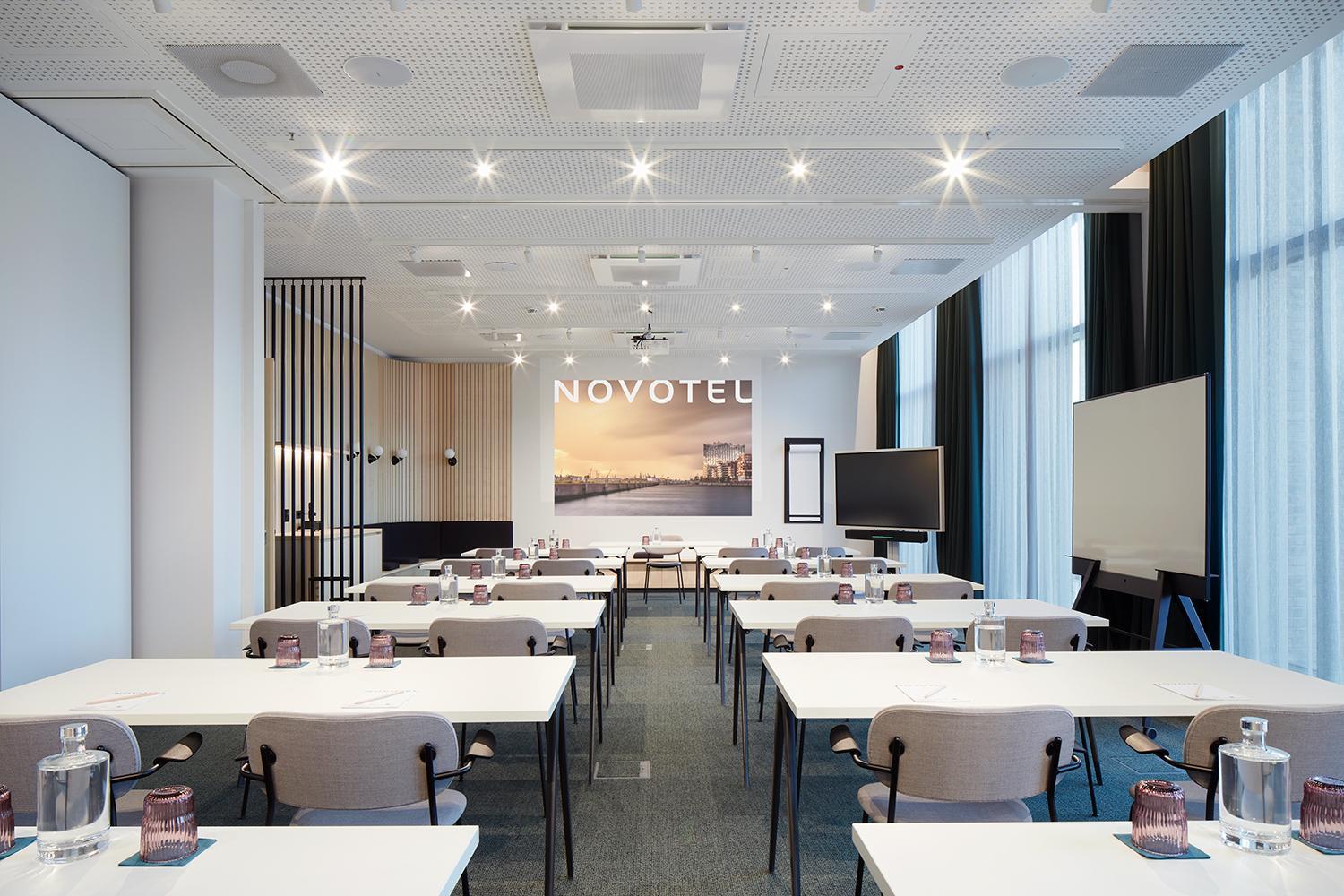 Novotel Hamburg Central Station Экстерьер фото